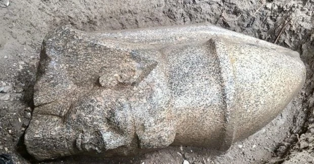 У Єгипті знайшли уламки гігантських статуй Рамзеса II: одна могла сягати 8,5 метра